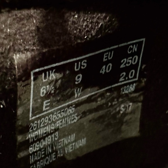 Women’s Clarks Black Caddell Denali Side Zippered Wedge- Size 9W - Picture 10 of 10